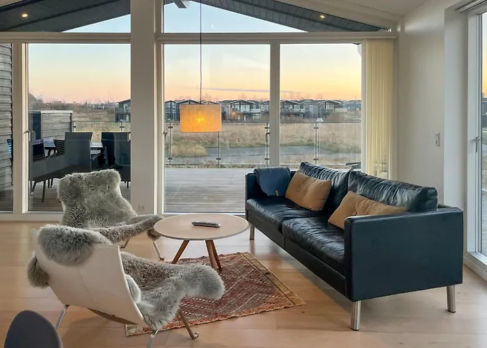 3 Bedroom Amazing In 別荘 *